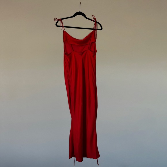 NWT RED - SLIP DRESS - JLUXLABEL - Picture 2 of 5